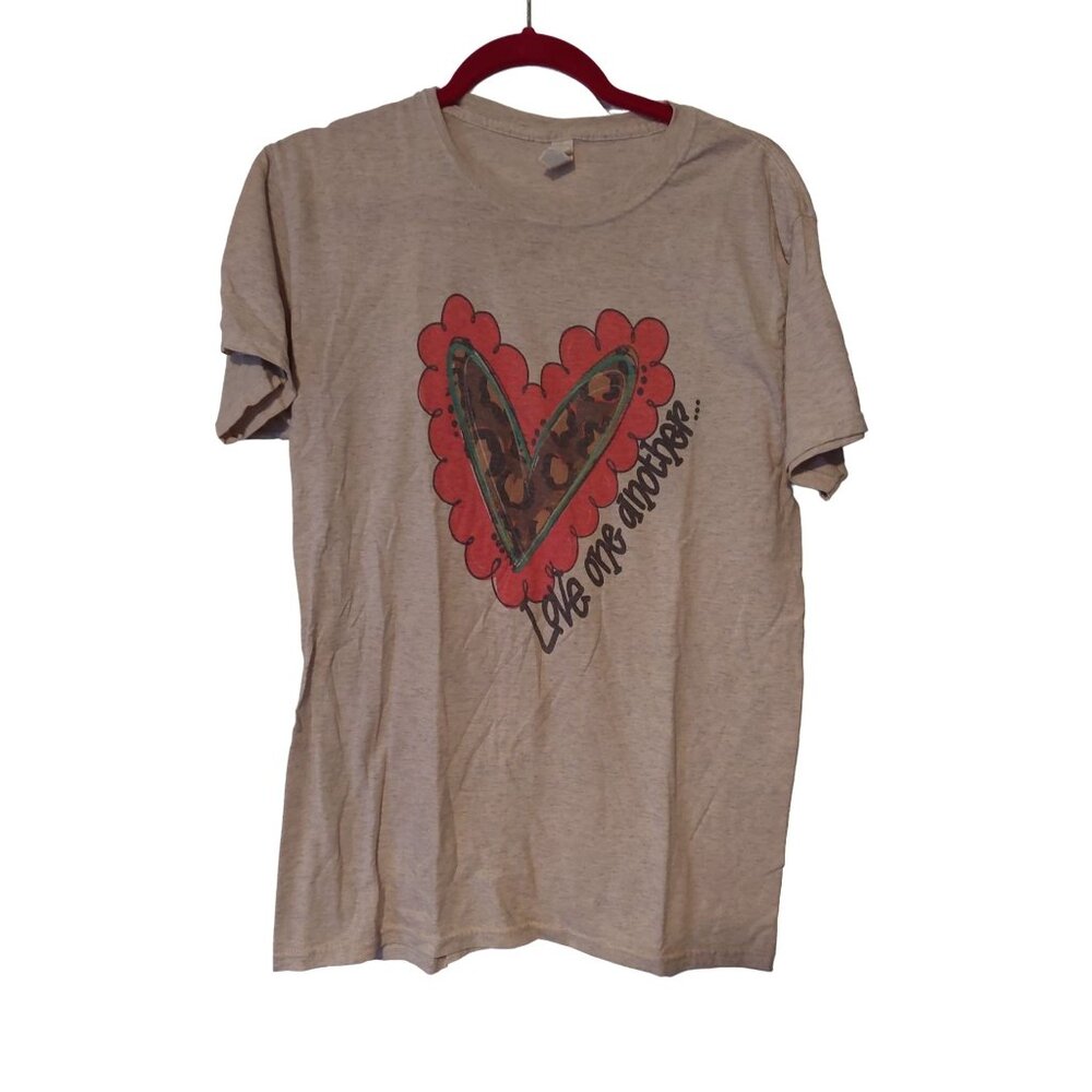 Love One Another Womens Beige Graphic T-Shirt M Leopard Heart Cotton Blend Casua